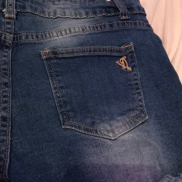 Shorts - Picture 6 of 10